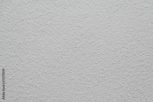 Elastic coats are used throughout the house and have the disadvantage of lifting when wet in the rain