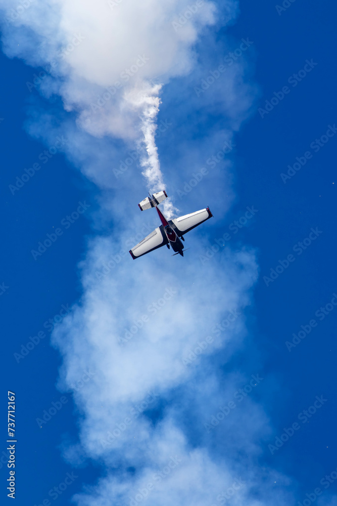 Naklejka premium airplane in the blue sky at airshow in country victoria