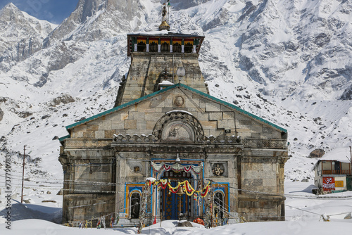 Kedarnath ( Temple in snow) photo