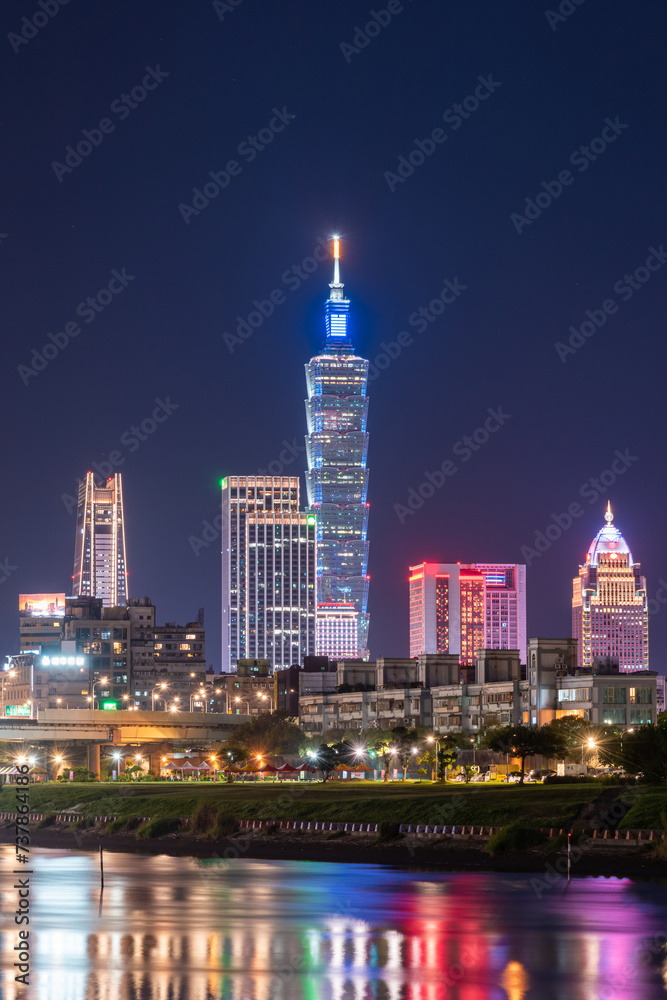 Obraz premium tourist attractions in the city park of taiwan, Asia business concept image, panoramic modern cityscape building in taiwan.