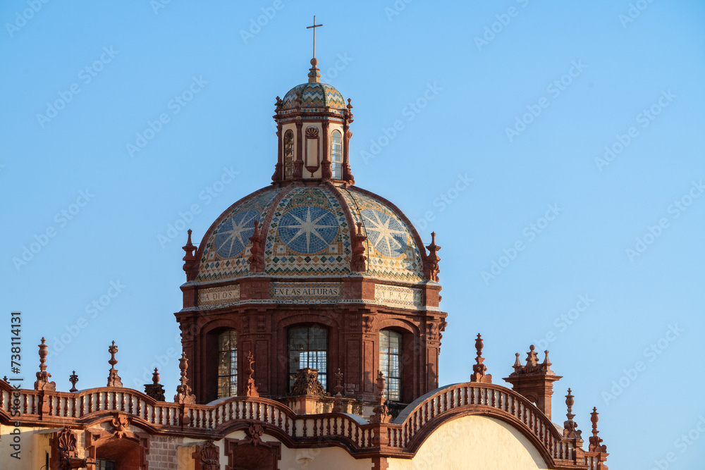 Naklejka premium dome of parish of santa prisca and san sebastian taxco mexico