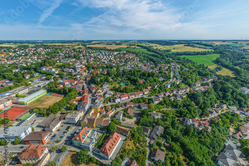 Die niederbayerische Stadt Landau an der Isar im Luftbild © ARochau