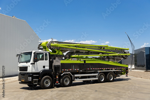 Auto concrete pump truck, advanced technology remote control