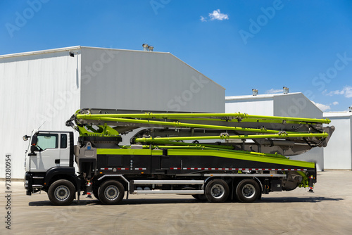 Auto concrete pump truck, advanced technology remote control