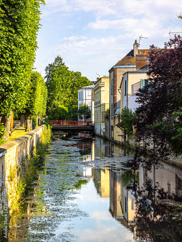 Summer stroll along the canal in Dreux