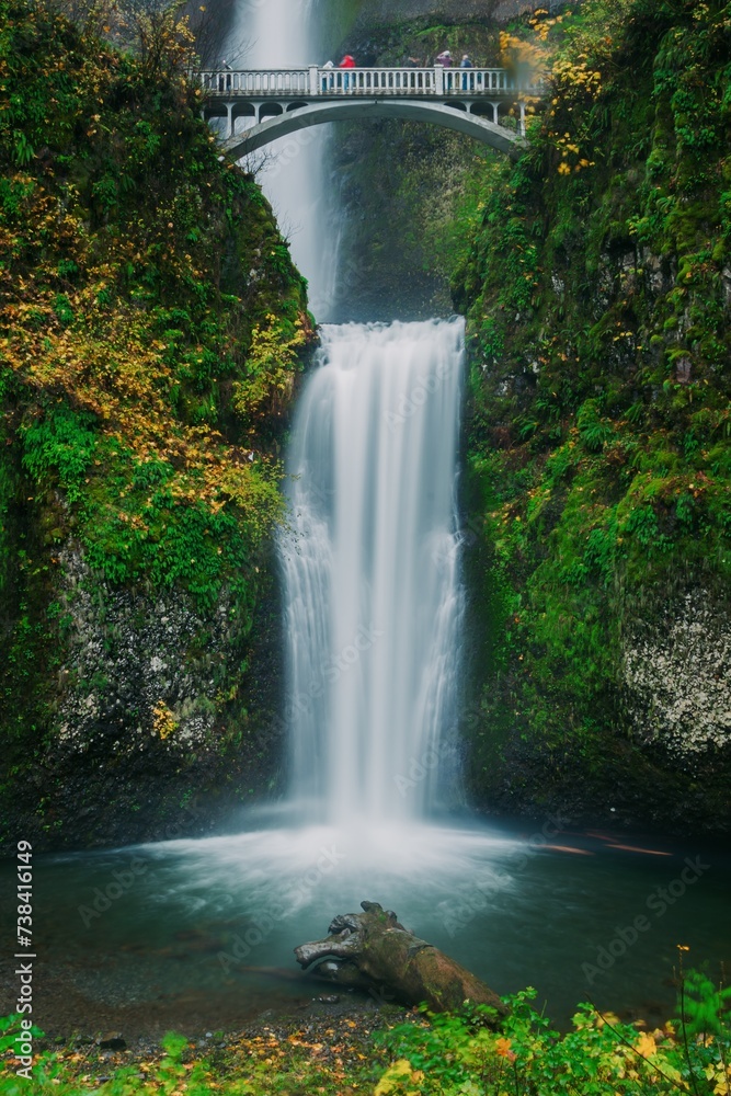 Fototapeta premium Multnomah Falls in Columbia River Gorge National Scenic Area , Oregon, United States.