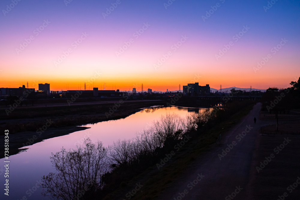 武庫川の美しい朝焼け