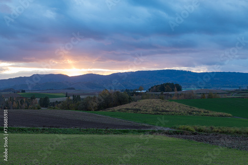 日本　北海道上川郡美瑛町の新栄の丘展望公園からの風景と夕焼け空