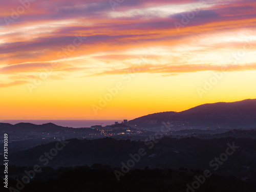Paysage d'Ajaccio au coucher de soleil en Corse