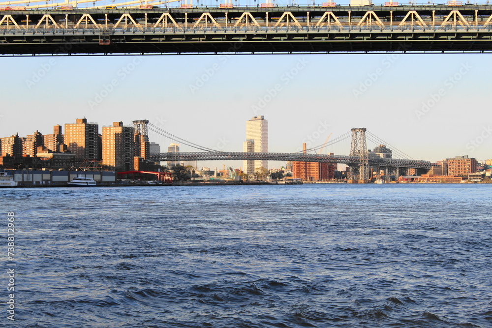 Obraz premium View to Williamsburg Bridge, suspension bridge in New York City, United States