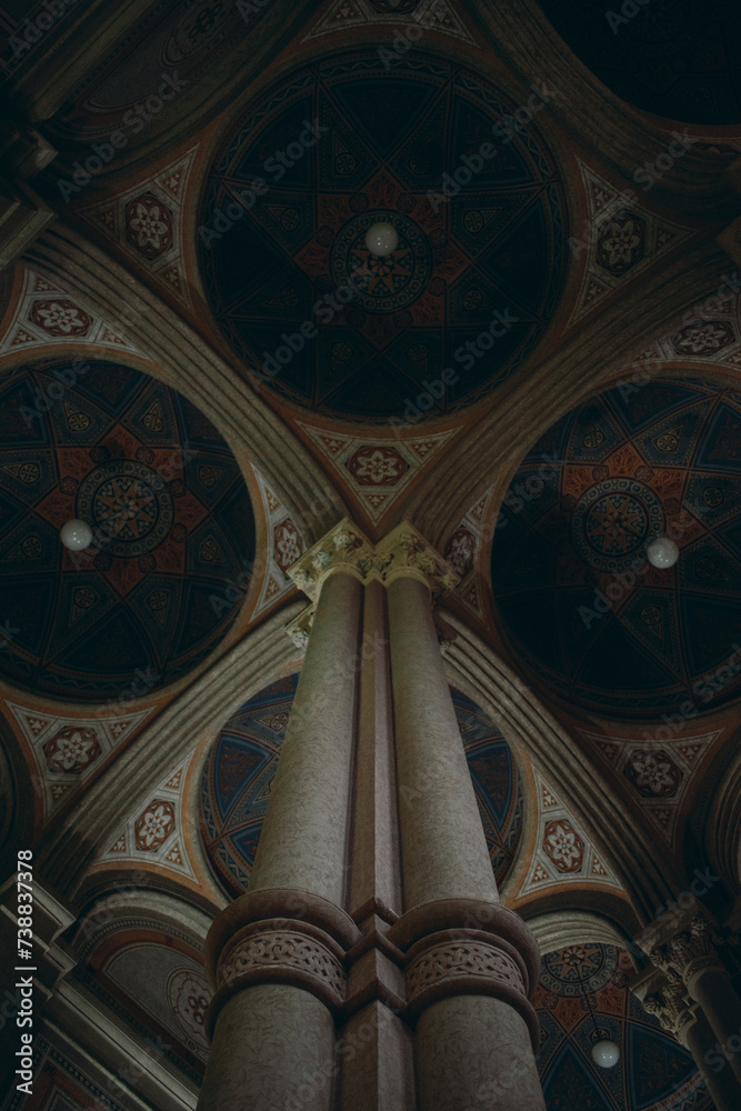 Obraz premium ancient interior, beautiful window, corridor, ceiling in old university