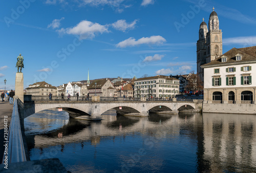 Münsterbrücke und Grossmünster in Zürich