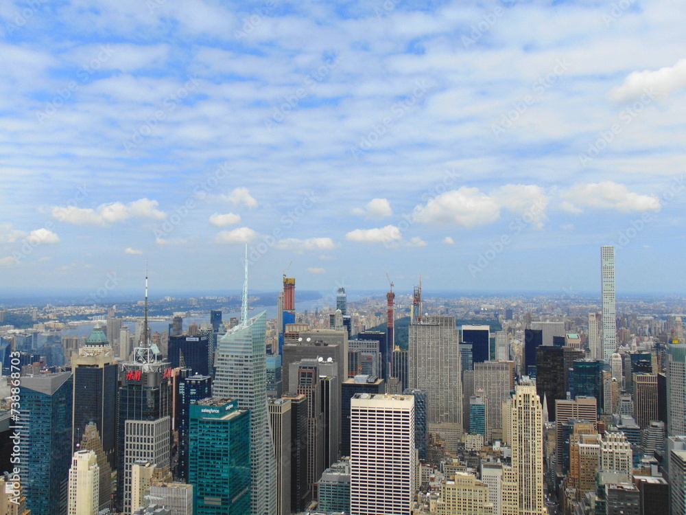 Obraz premium New York skyline, panorama with skyscrapers in Midtown Manhattan