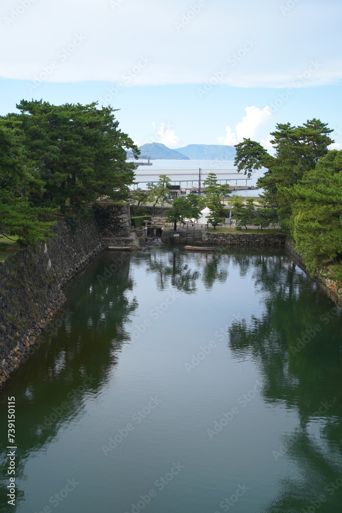 日本の四国、香川県にあるお城の跡、高松城。玉藻公園。