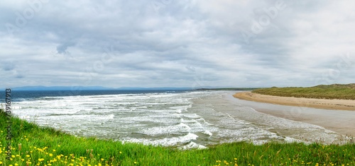 Spectacular Tullan Strand, one of Donegal's renowned surf beaches, framed by a scenic back drop provided by the Sligo-Leitrim Mountains. County Donegal, Ireland.