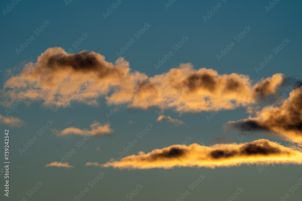 朝焼けの雲と空