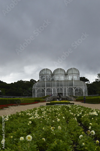 Jardim Botânico em Curitiba com céu nublado