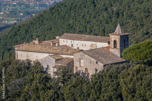 Foto the ancient Benedictine abbey of Sassovivo , Foligno , italy medieval constructi