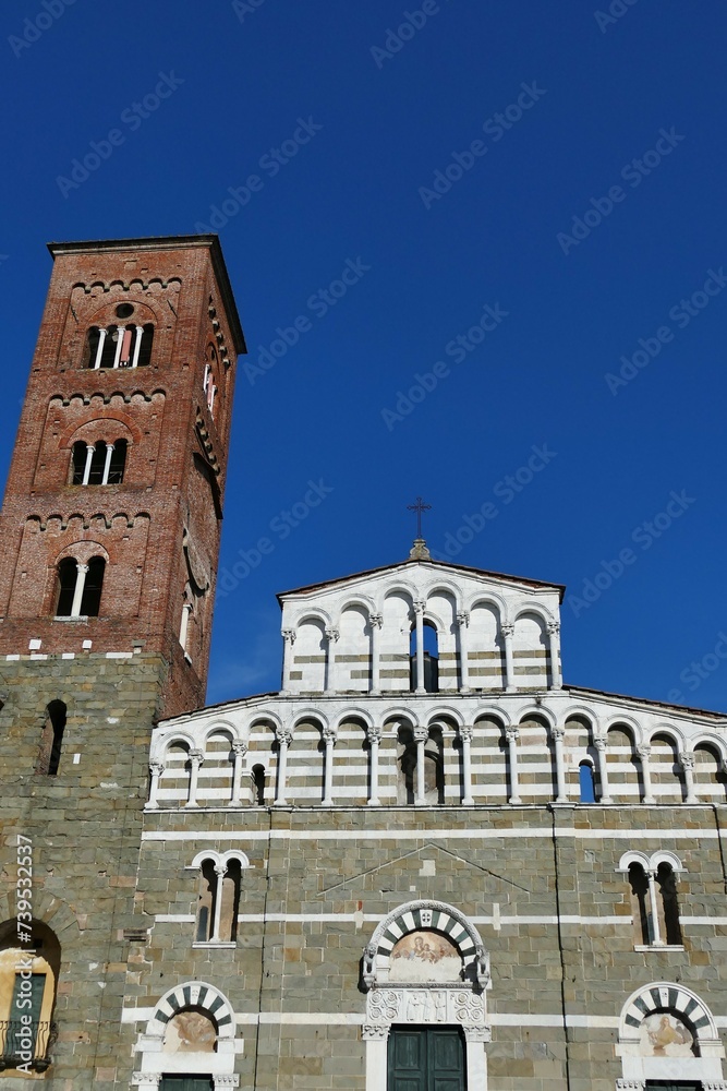 La façade de l’église San Pietro Somaldi à Lucques