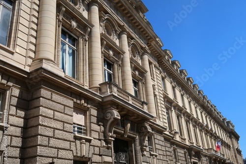 Façade du bâtiment abritant le Ministère de l'Agriculture français, hôtel de Villeroy, rue de Varenne à Paris (France) photo