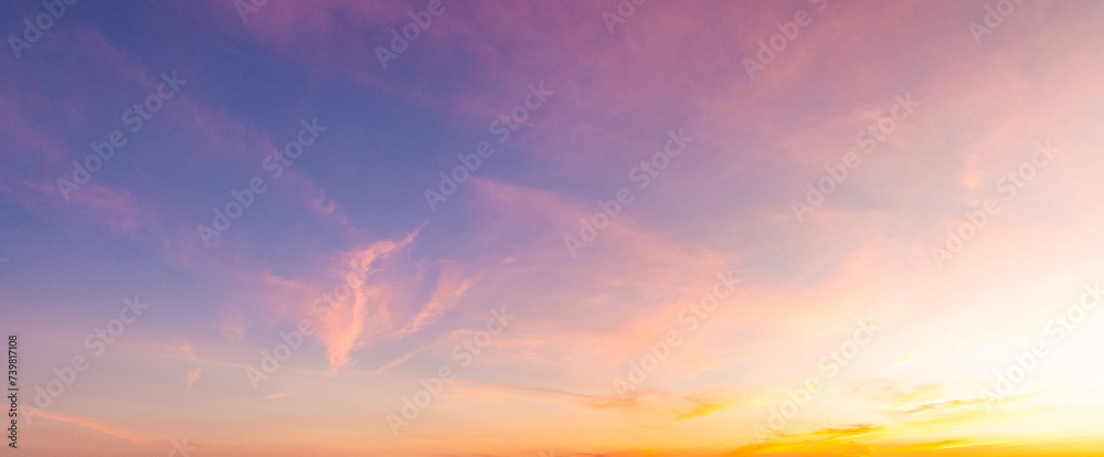 Obraz premium Golden sky the golden orange glow of the sunset. Colorful sky in winter.