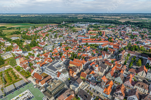 Die bayerische Kreisstadt Dillingen an der Donau im Luftbild © ARochau