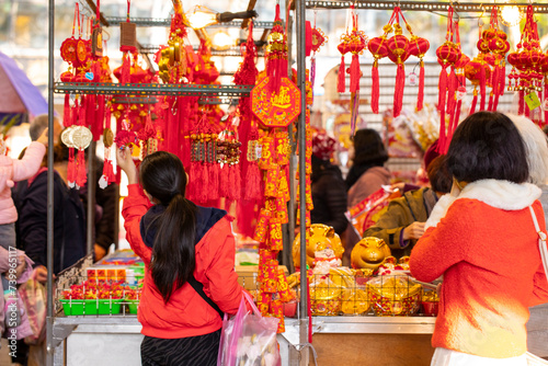 China Spring Festival, New Year's Eve, selling, Spring Festival, traditional jewelry, stalls