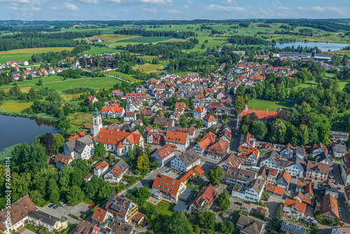 Luftaufnahme der Gemeinde Kißlegg in Oberschwaben, Blick zum Ortszentrum photo