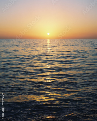 印象的な海の夕日 © Junichi Mae