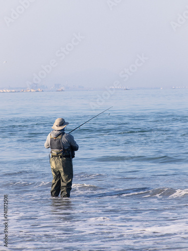 Pescador en el oceano © Memo