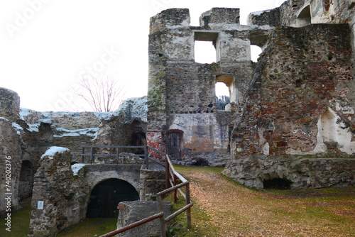 Blick in die Burgruine Kirchschlag, Bucklige Welt, Niederösterreich (5) photo