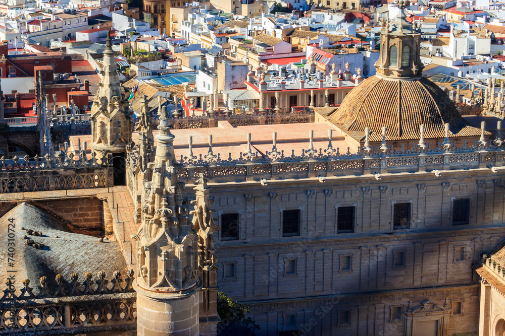 Φωτογραφία View from the Giralda Tower out over the roof and spires of the Seville cathedra