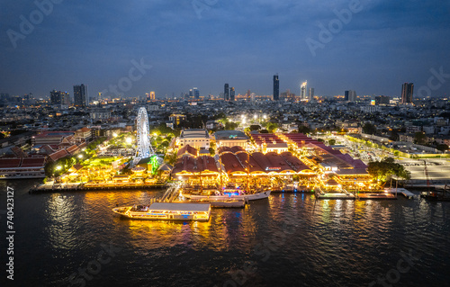 Aerial view of Asiatique The Riverfront open night market at the Chao Phraya river in Bangkok, Thailand © pierrick