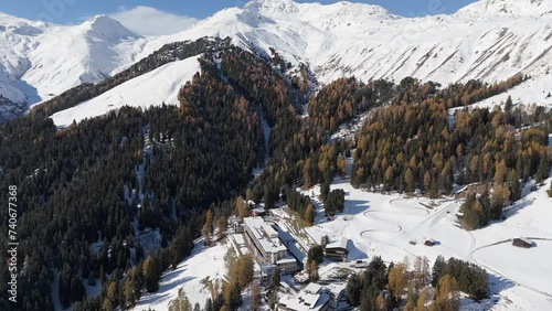 Berghotel Schatzalp, Zauberberg in Davos, Schweiz. Winter Luftaufnahme photo
