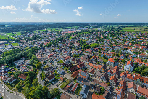 Der Markt Babenhausen im bayerisch-schwäbischen Unterallgäu im Luftbild © ARochau