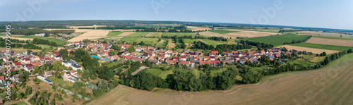Siedlung oder Dorf in Deutschland aus der Luft