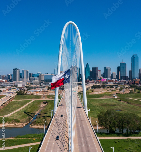 dallas city with flag 