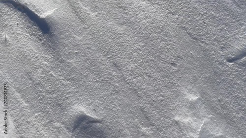 Gros plans d'une surface enneigée en hiver photo