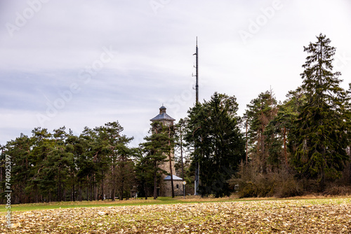 Frühlingshafte Wanderung entlang der Ilm bei Bad Berka bei herrlichen Sonnenschein - Thüringen - Deutschland photo