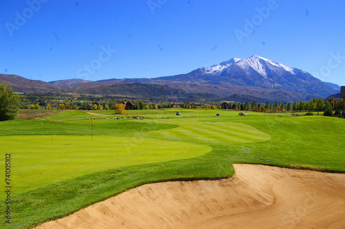 the golf course at lakewood country club with mountains in the background