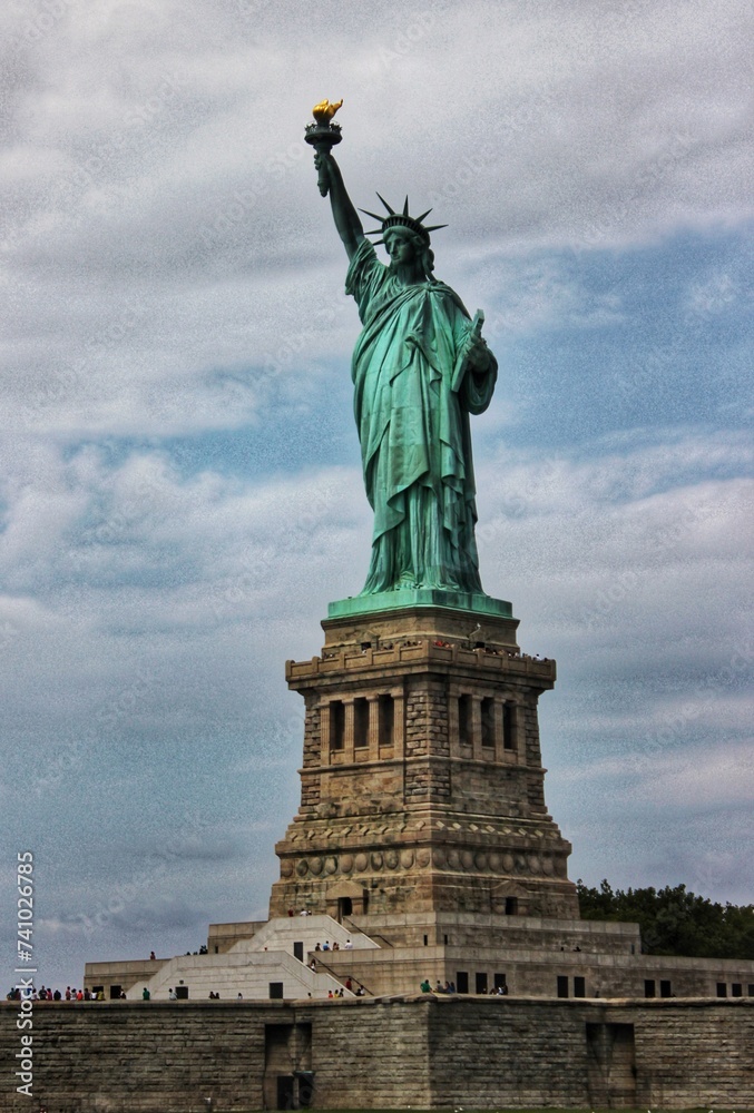 Liberty Statue o Lady Liberty o Ellis Island landscape 