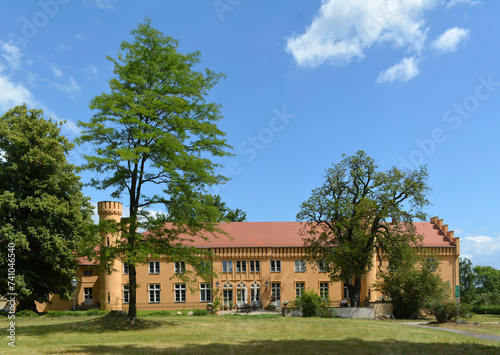 Schloss Petzow in Werder-Petzow, Schwielowsee, südlich von Berlin, nahe Potsdam, Brandenburg, Deutschland © hep100