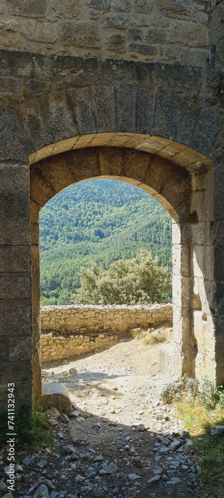 Porte d'entrée du château de Puilaurens