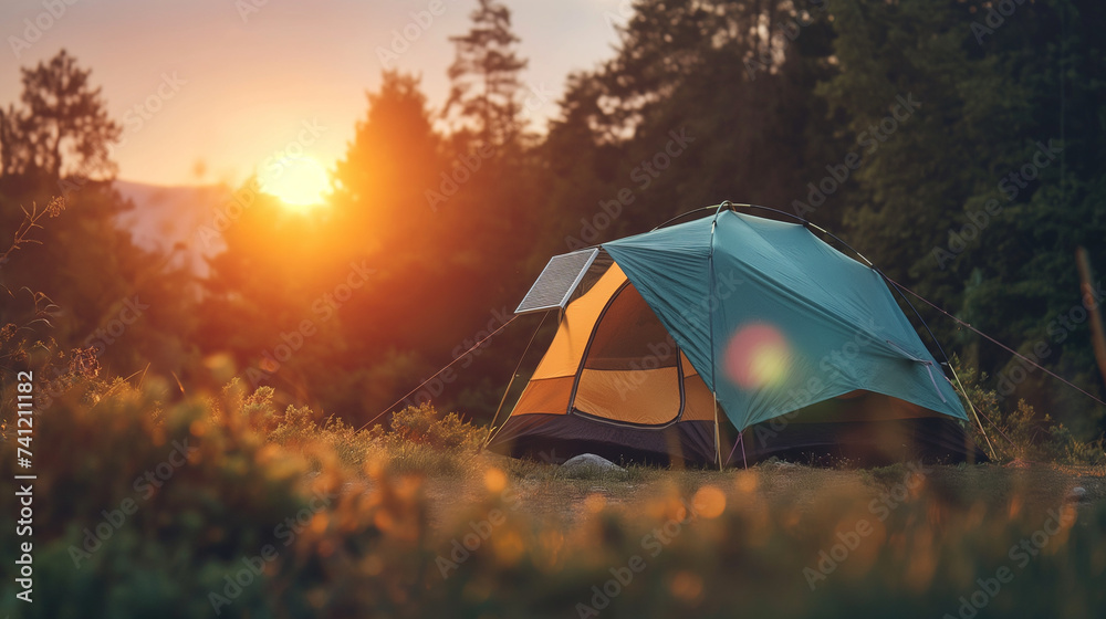 Zelten und Camping mit Solarenergie Solarzellen auf dem Zelt Dach nachhaltig zelten in der Natur Generative AI