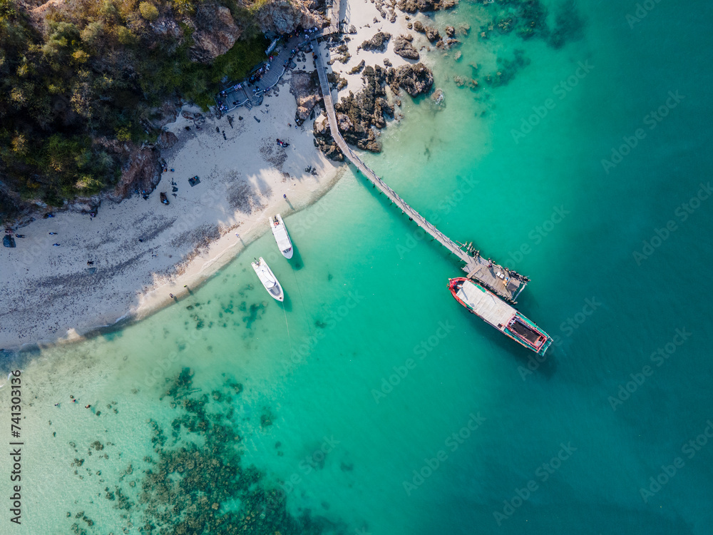 Aerial paradise island: turquoise waters, golden shores, lush palm trees. the concept of background, travel, summer and travel