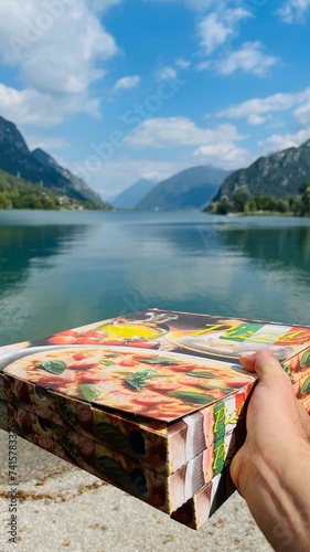 Pizza essen am See - Toskana Italien