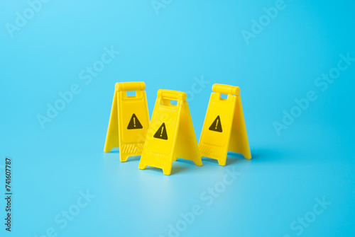 Warnings of danger. Identify dangers and threats. On the approach to a difficult challenge. Deal with problems. Solve the problem with knowledge of the entire situation. Slippery floor signs