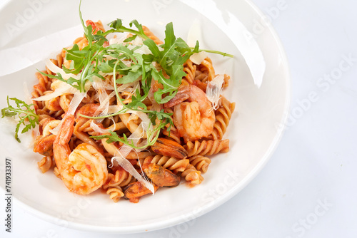 pasta with shrimps and sauce