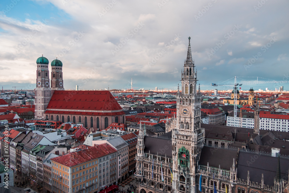 Fototapeta premium View on Marienplatz city hall (Neues Rathaus) in Munich (Germany).