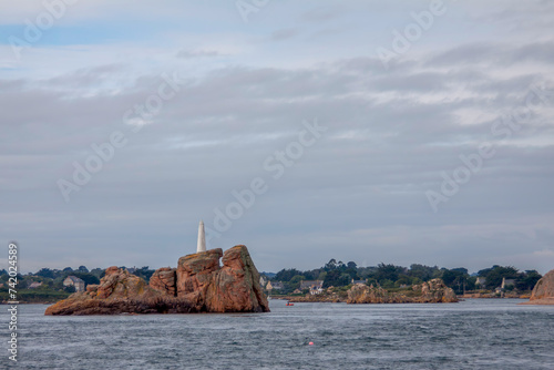 Felsen mit Landmarke, Bretagne